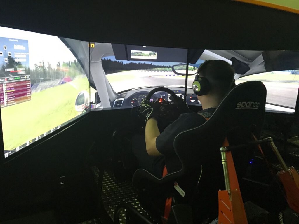 Fahrer beim ABA Porsche GT4 Cup 2017 Sim-Race.